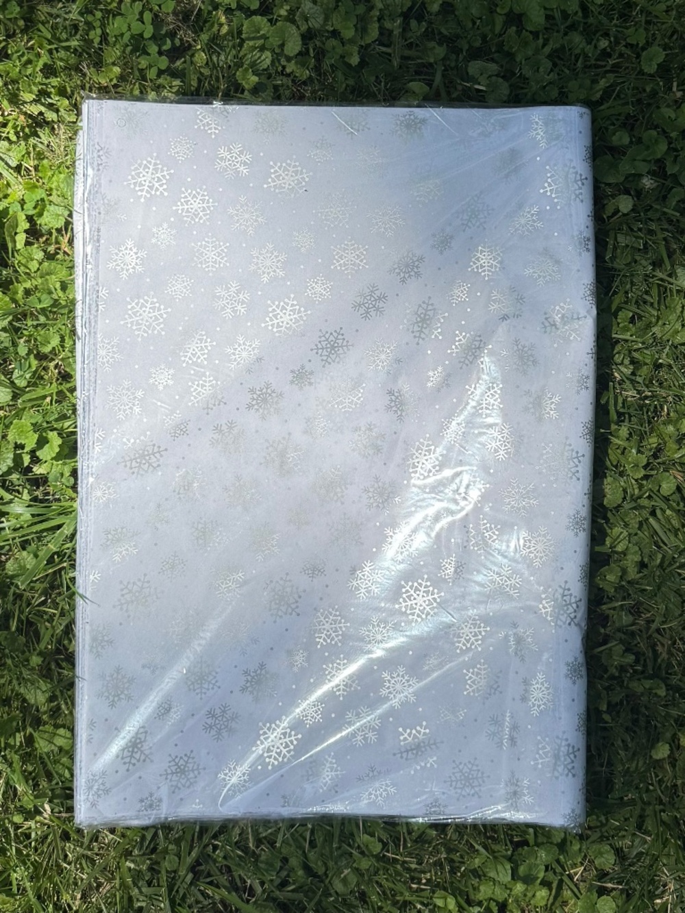 Luxury 20x30in Silver Metallic Snowflake Bulk Tissue Paper 240 Pieces, Xmas, NWT